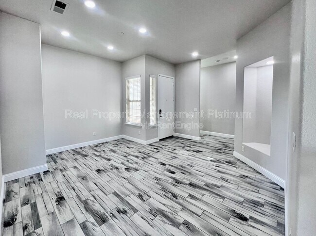 Photo - 2143 S Shirley Ave