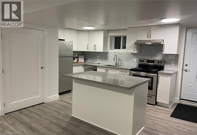 Photo - 221 Ascot Ct