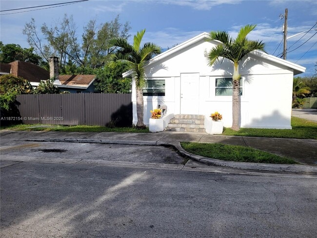 Building Photo - 5720 NE Miami Pl Rental