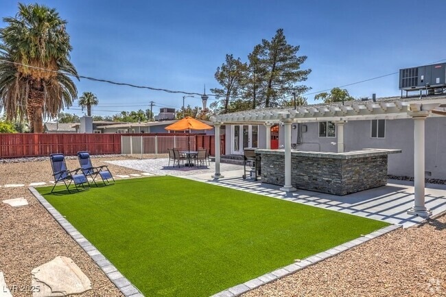 Building Photo - 2400 Sherman Pl Rental