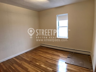 168 N Beacon St Unidad 3