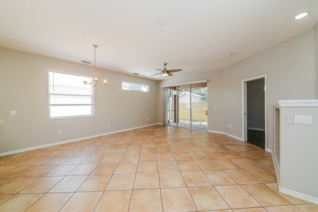 Photo - 1073 Whitegate Ct