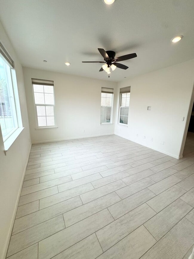 Photo - 3 Bed / 2.5 Bath Solar Home with Patio – Roseville – Available Now SEE VIDEO