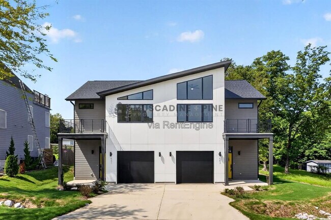 Building Photo - 543 Bragg St