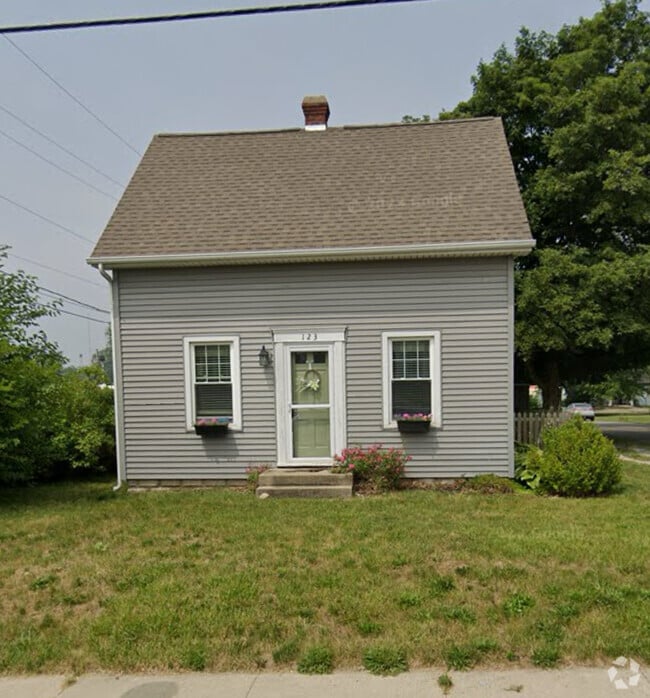 Building Photo - 123 Parker St Rental