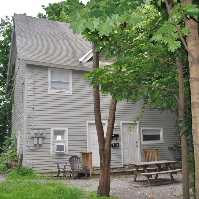 Building Photo - 209 Williams St Rental