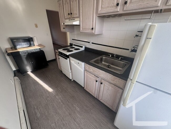 Building Photo - 1bed in Brighton No fee