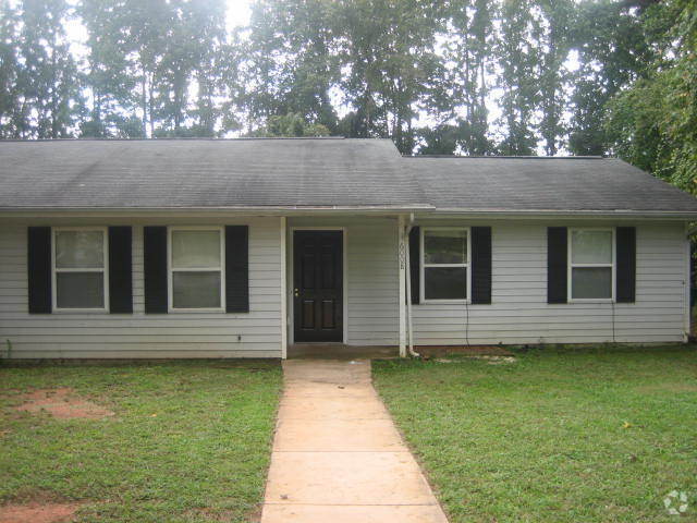 Building Photo - Available! 3 Bedroom Duplex! Rental