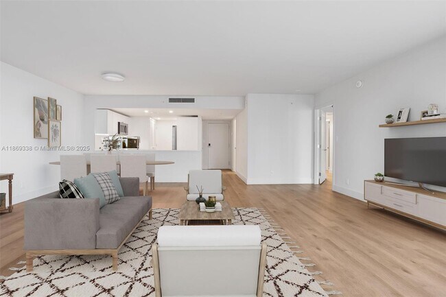 Building Photo - 555 NE 34th St Unit 208 Rental