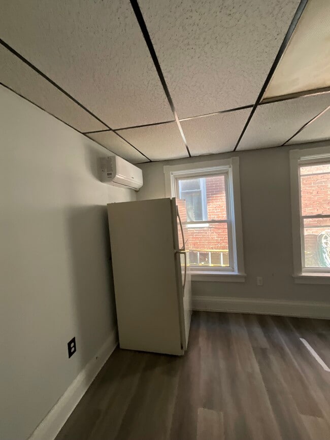 Photo - 40 N Poplar St Unit 102