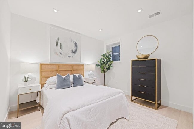 Photo - 1525 P St NW Unit 1