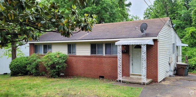 Building Photo - 1508 Hooks St Rental