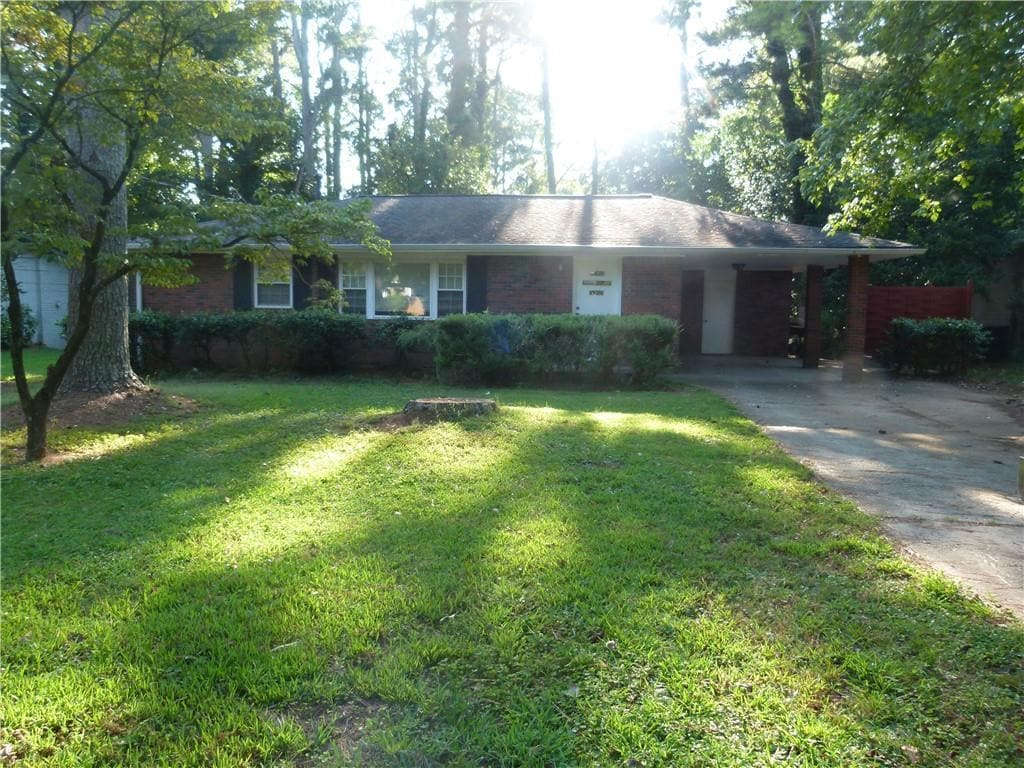 Photo - 900 Oriole Ln S E