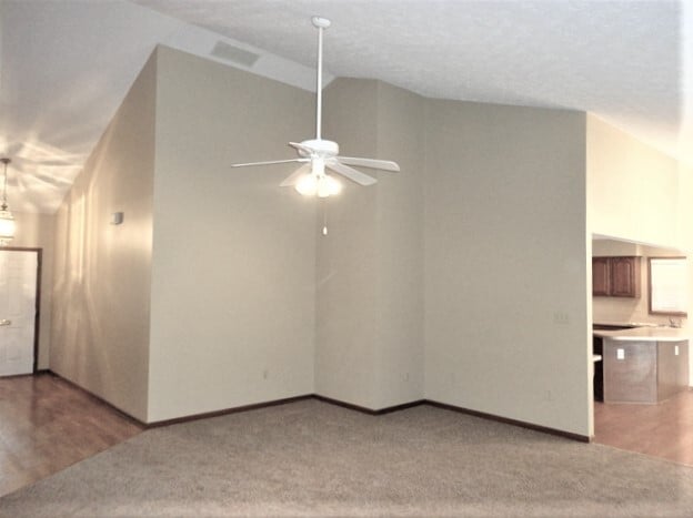 Photo - 373 Winterset Dr