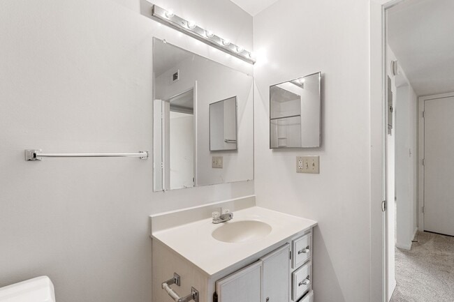 Photo - Geneva Street Apartments