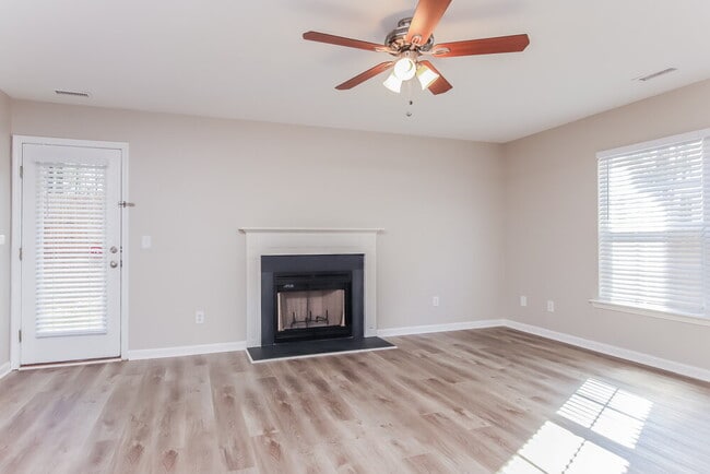 Photo - 1549 Pebble Ridge Dr