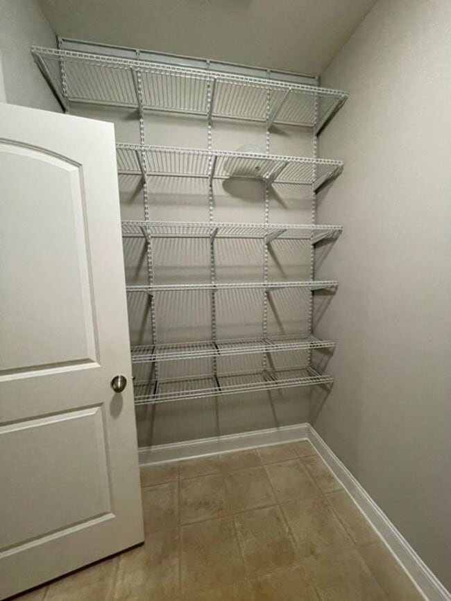 Photo - ***** READY TO MOVE IN *****