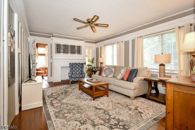 Photo - 123 Baker St