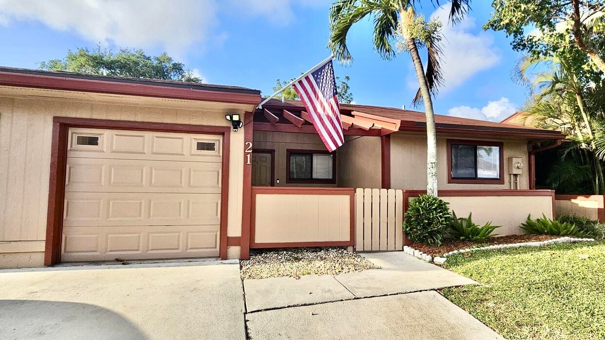Photo - 21 Farnworth Dr (Boynton Beach, FL)