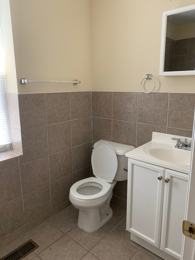 Photo - 1849 Willington St Unit 2