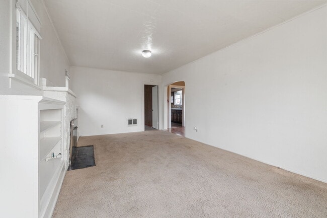 Photo - 482 NE Adams Ave