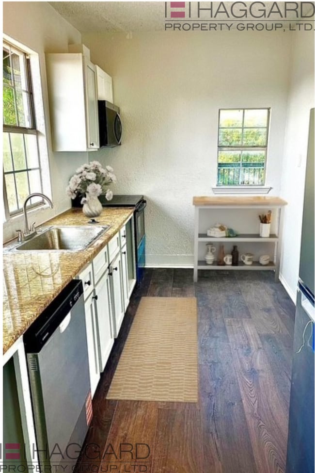 Photo - Walking Distance to the Stockyards! Unidad 2311 Market Ave  B