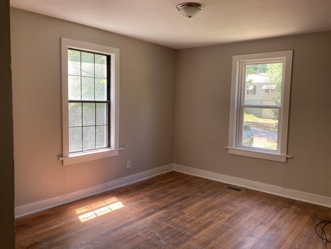 Photo - 829 Matheson Rd