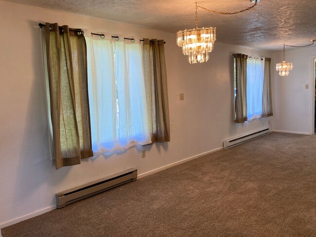 Photo - 3 Bedroom 2 bath home in SW area of Corvallis