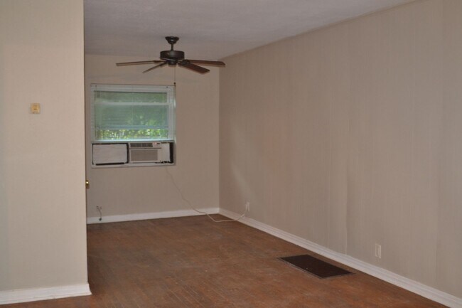 Photo - 904 Denton St Unit 904 Denton