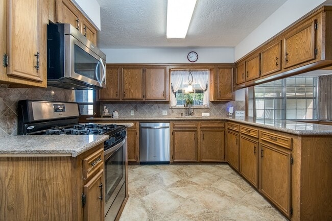 Photo - 1830 Baker Dr