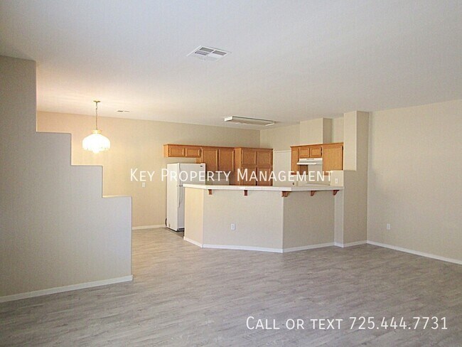Photo - 3 BEDROOM 2.5 BATH TOWN HOME NEAR LAKE MEA... Unit #136