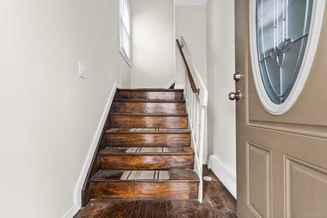 Photo - 28 Hollister St Unidad 2nd Floor