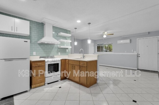 Photo - 8 E 33rd St Unit B