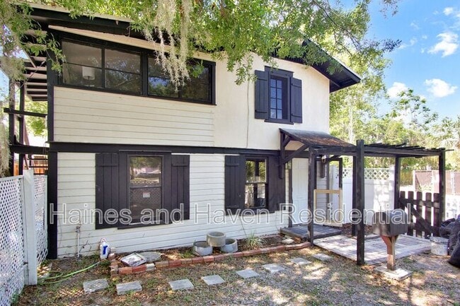 Photo - 658 Avenue B NW