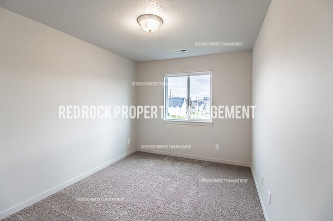 Photo - 213 Woodlawn Ln