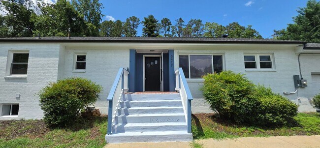 Photo - 3417 Windsor Rd