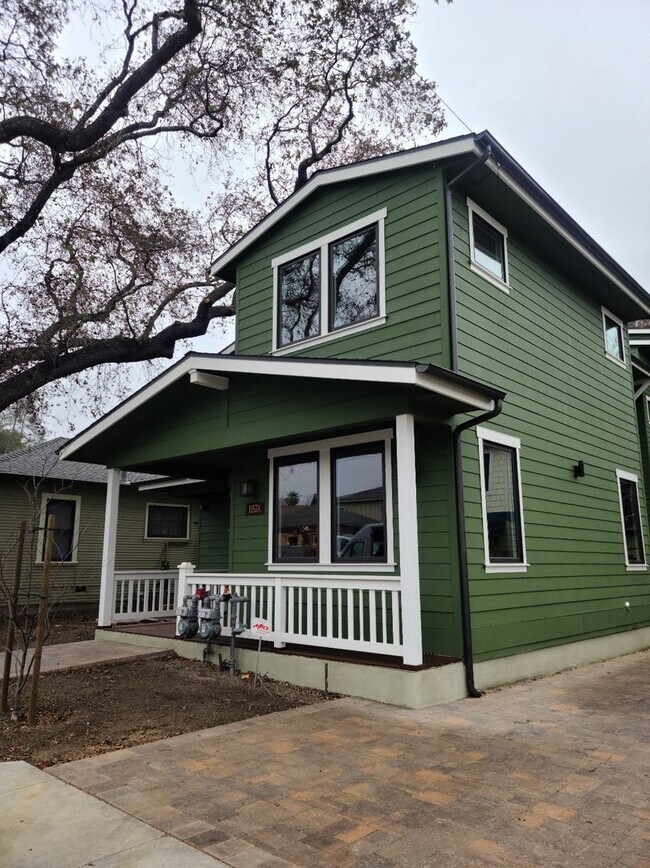Photo - 1157 Leff St