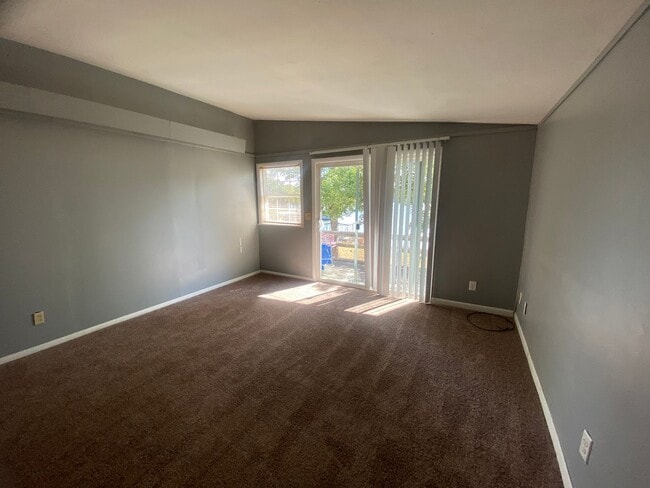 Photo - LONG TERM LAKEFRONT RENTAL 1B/1B  Apartment Camdenton Area Unit #3