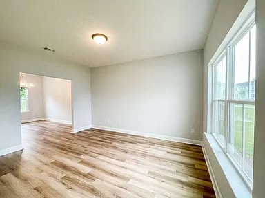 Photo - 577 Meloney Dr