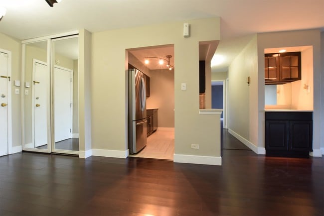 Photo - 1313 N Williams St