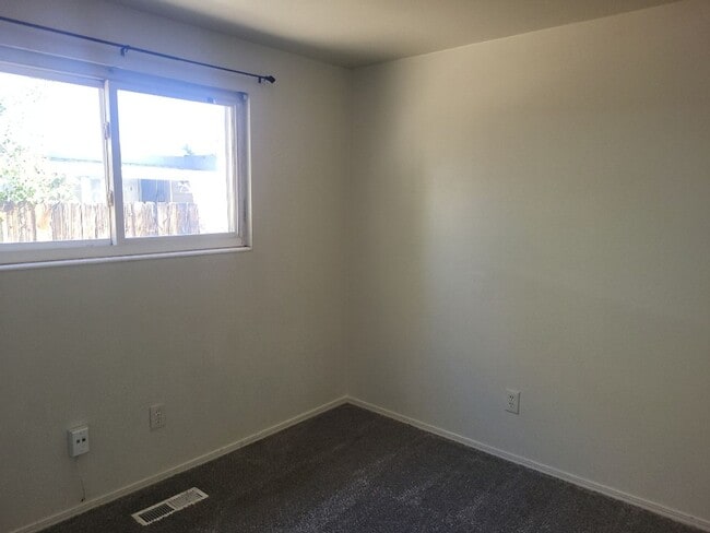 Photo - 1680 Gault Way