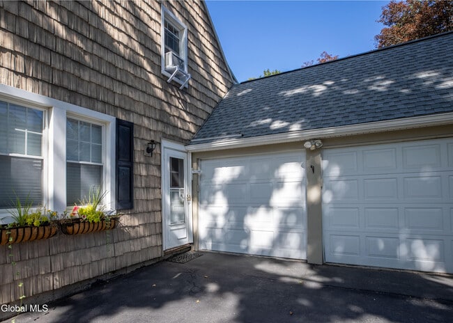 17 Nathaniel Blvd