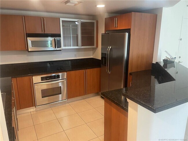 Photo - 610 Clematis St Unidad 638