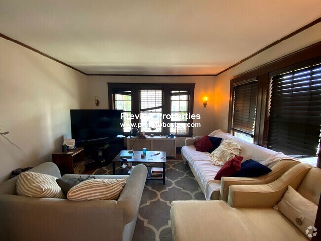 Building Photo - 12 Niles St Unit 2 Rental