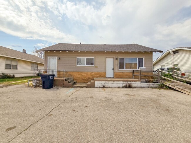 Building Photo - 3 Bed home in Shawnee!