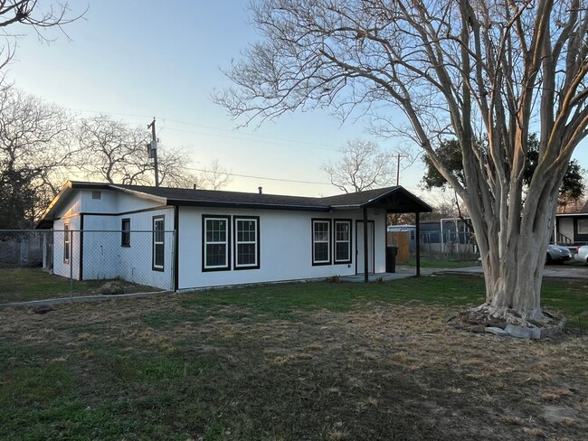 Photo - TULOSO MIDWAY WITH WATER AND ELECTRIC INCLUDED!!