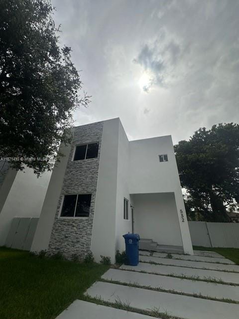Building Photo - 532 NW 17th Ave Rental