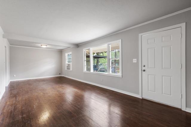 Photo - 5217 Deavers Ln