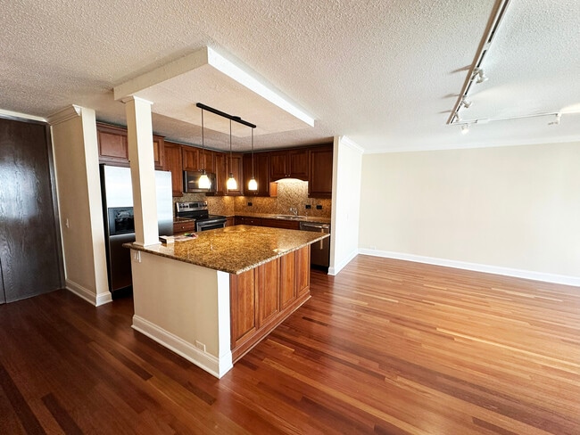 Photo - 360 E Randolph St Unit 807