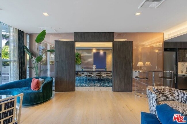 Photo - 1050 S Grand Ave